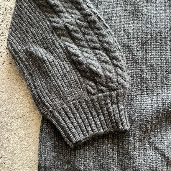 Neiman Marcus The Cashmere Collection Grey V Neck Button Up Cardigan - Picture 3 of 4